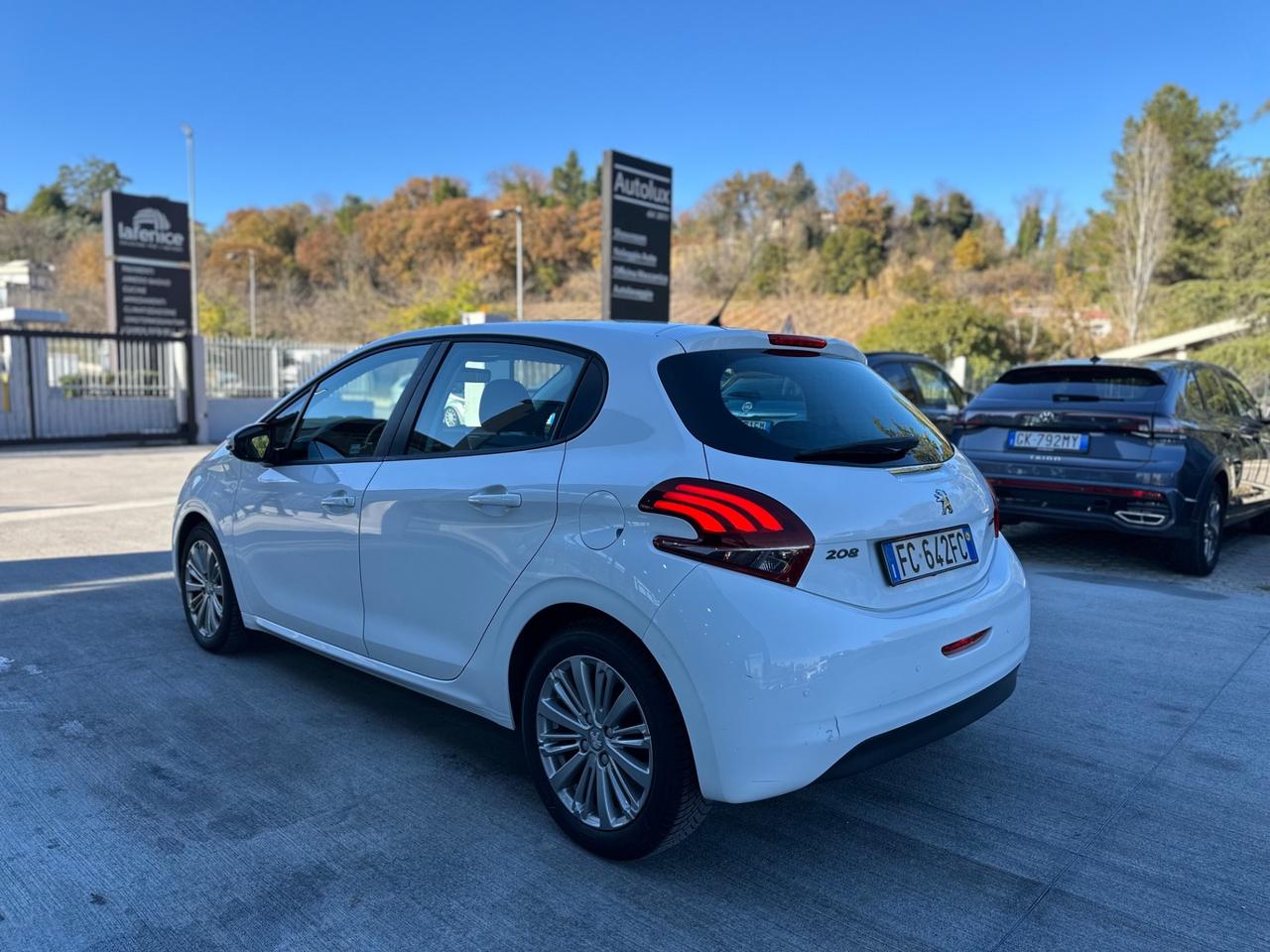 Peugeot 208 PureTech 82 5 porte Allure