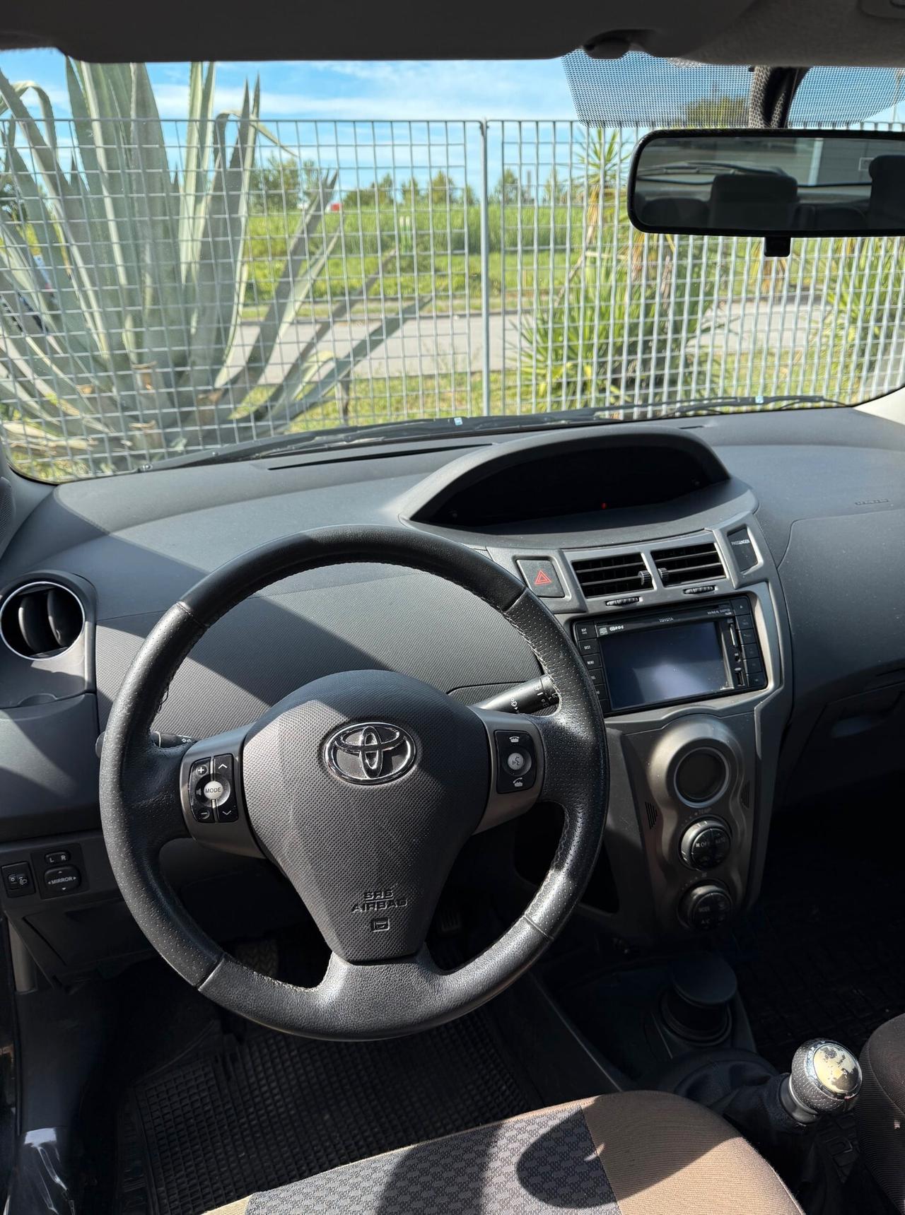 Toyota Yaris 1.4 D-4D DPF 5 porte