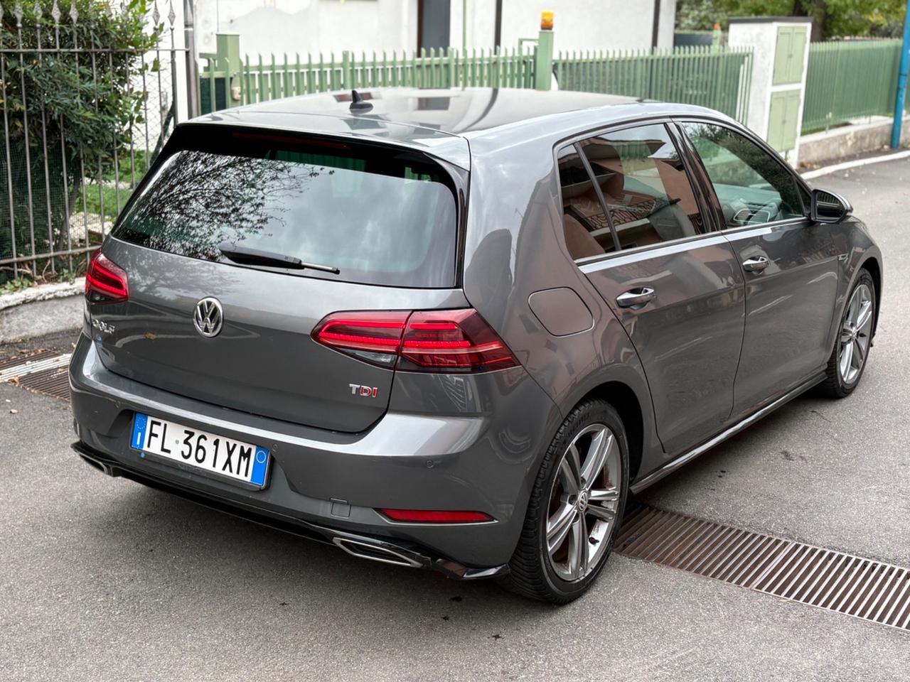 Volkswagen Golf 1.6 TDI 115 CV R-LINE