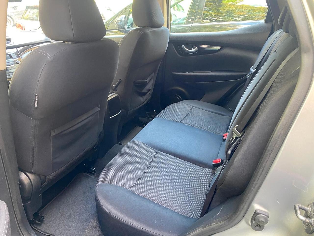 Nissan Qashqai 1.5 dCi Tekna 110CV GARANZIA 1 ANNO