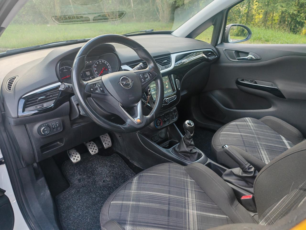Opel Corsa 1.3 CDTi b-Color Incidentata