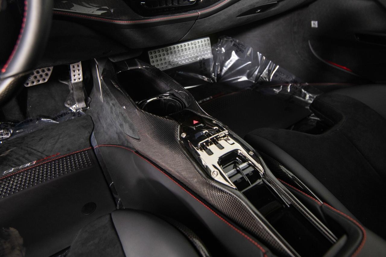 Ferrari SF90 Stradale NOLEGGIO LUNGO TERMINE - LEASING FULL INCLUSIVE