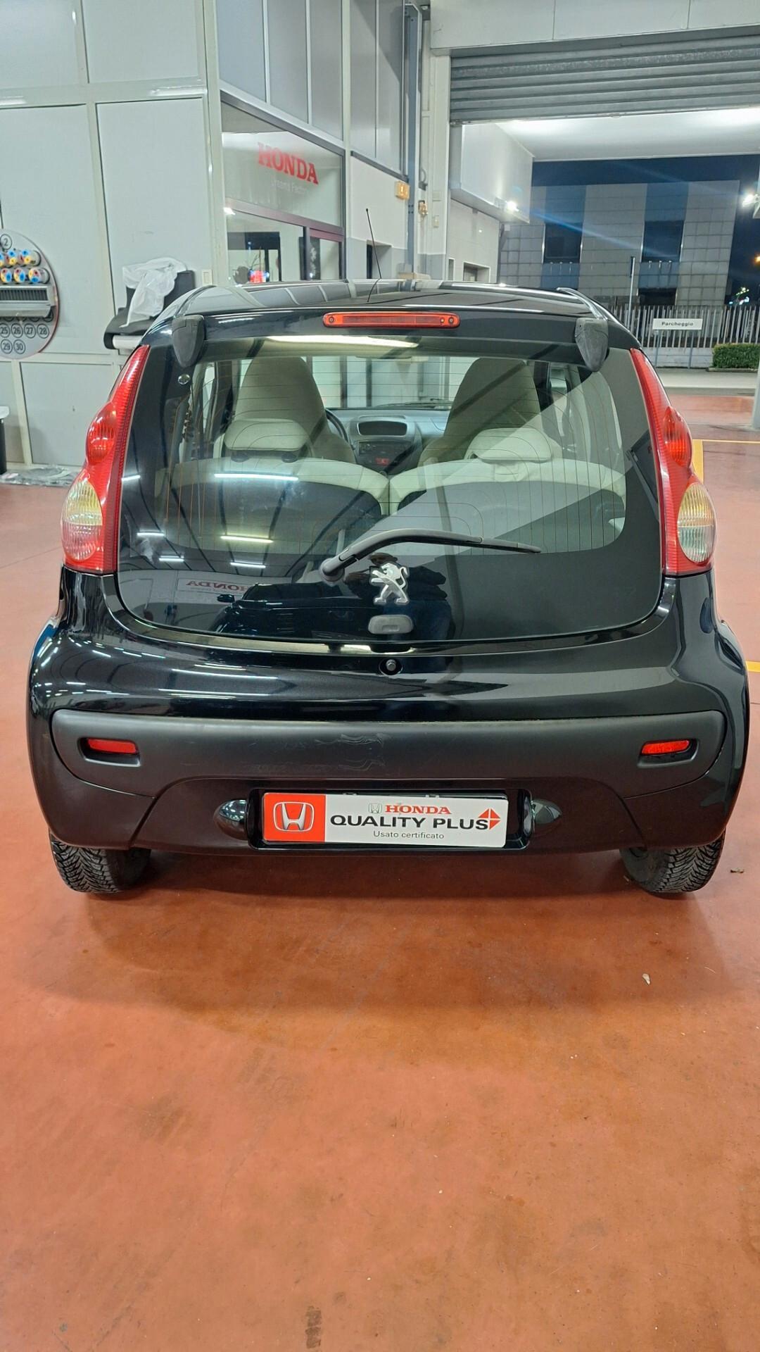 Peugeot 107 1.0 68CV 5p. Sweet Years 2Tronic