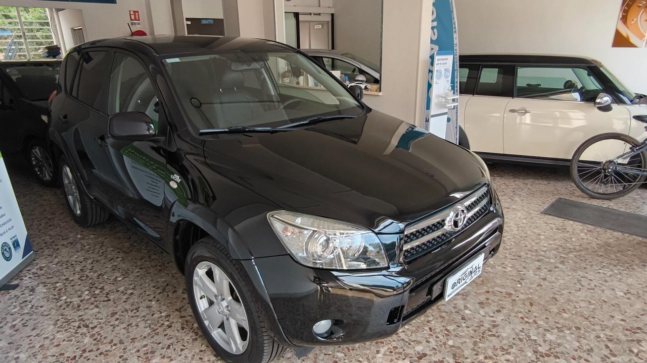 Toyota RAV 4 RAV4 2.2 D-4D 177 CV Luxury