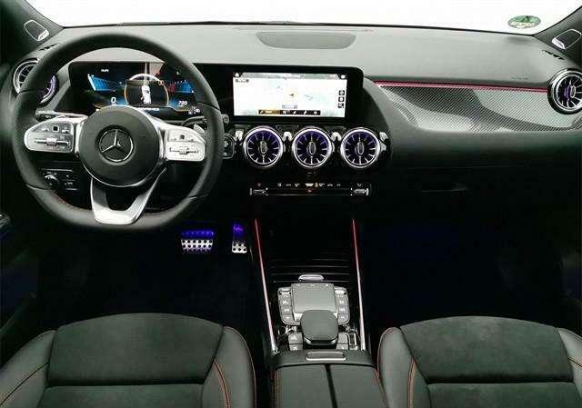 Mercedes-Benz GLA 35 AMG BURMESTER NIGHT TETTO LED MATRIX PDC KAMERA 20"