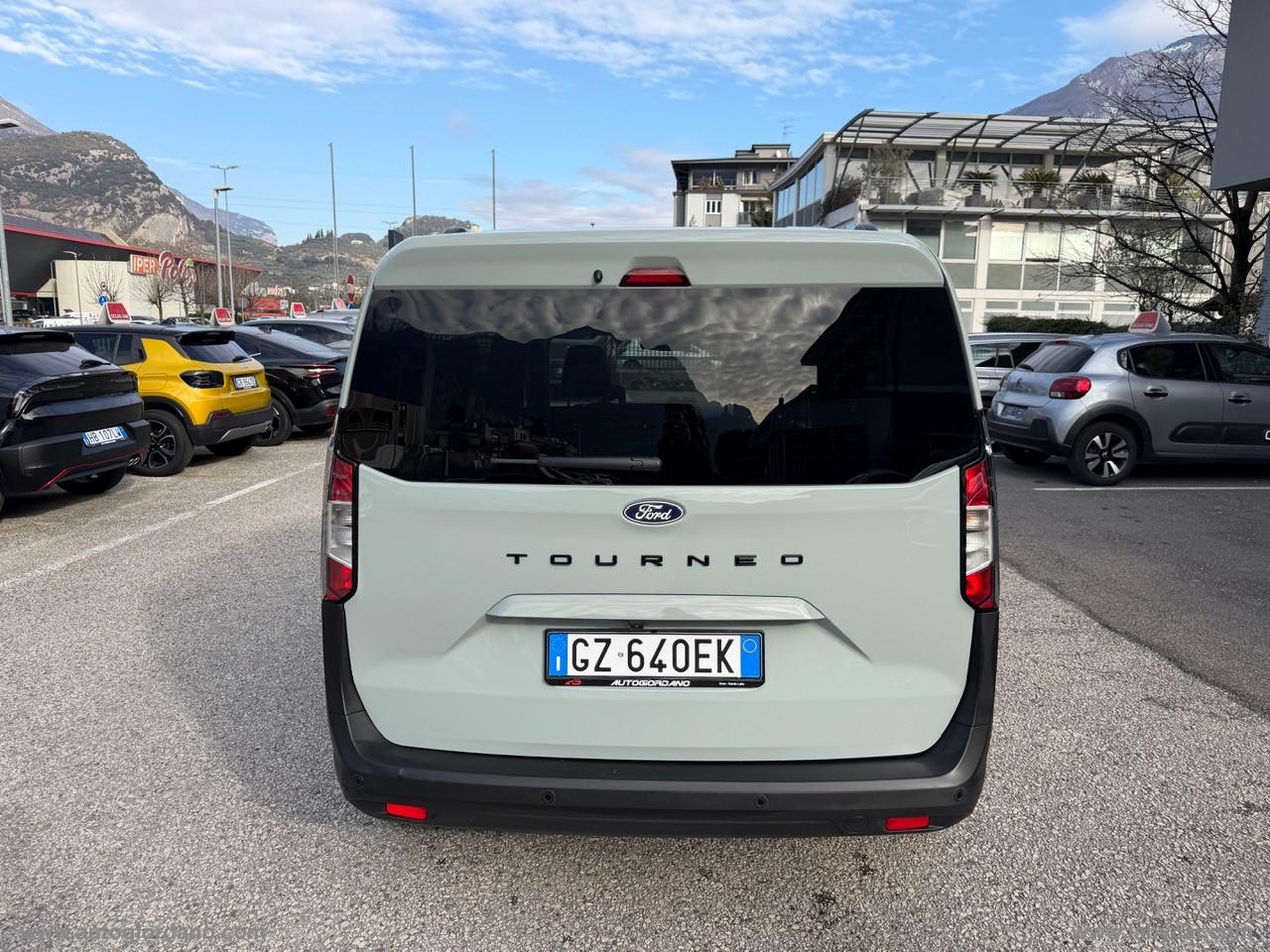 FORD Tourneo Courier 1.0 EcoBoost Pow. Tit. WINTER PACK