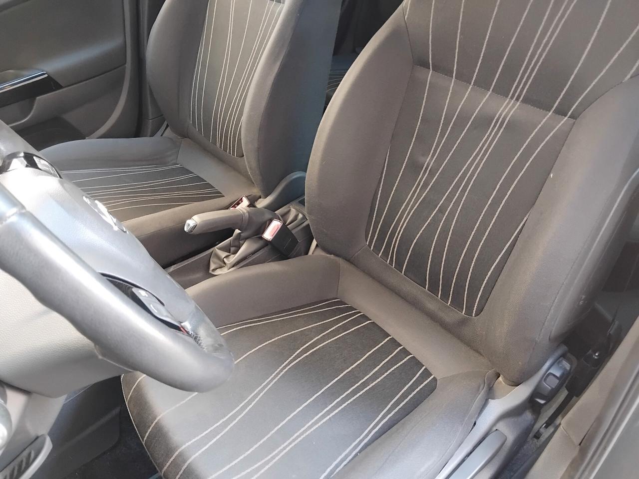 Opel Corsa 1.2 benzina automatica