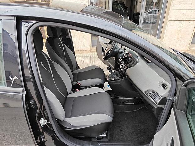 LANCIA Ypsilon 1.2 Benzina 69 CV 5 porte - 2013