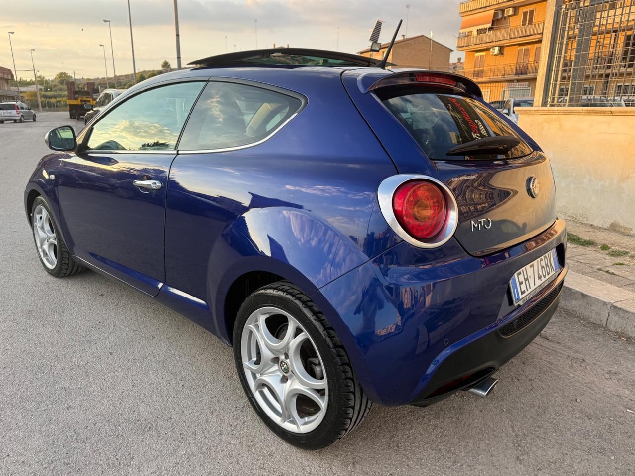 Alfa Romeo MiTo 1.6 JTDm-2 S&S Distinctive Sport Pack