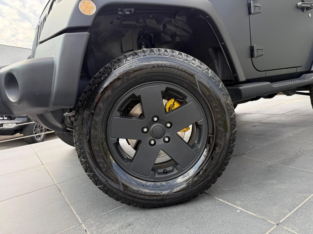 Jeep Wrangler 2.8 CRD DPF Sahara Auto rimessa a nuovo
