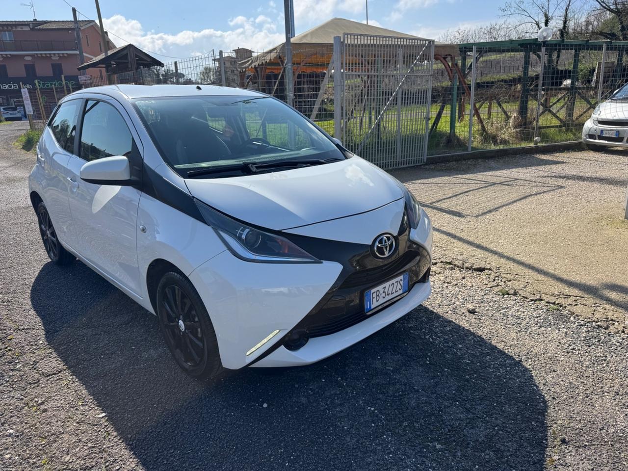 Toyota Aygo 1.0 VVT-i 69 CV 5 porte x-wave MMT