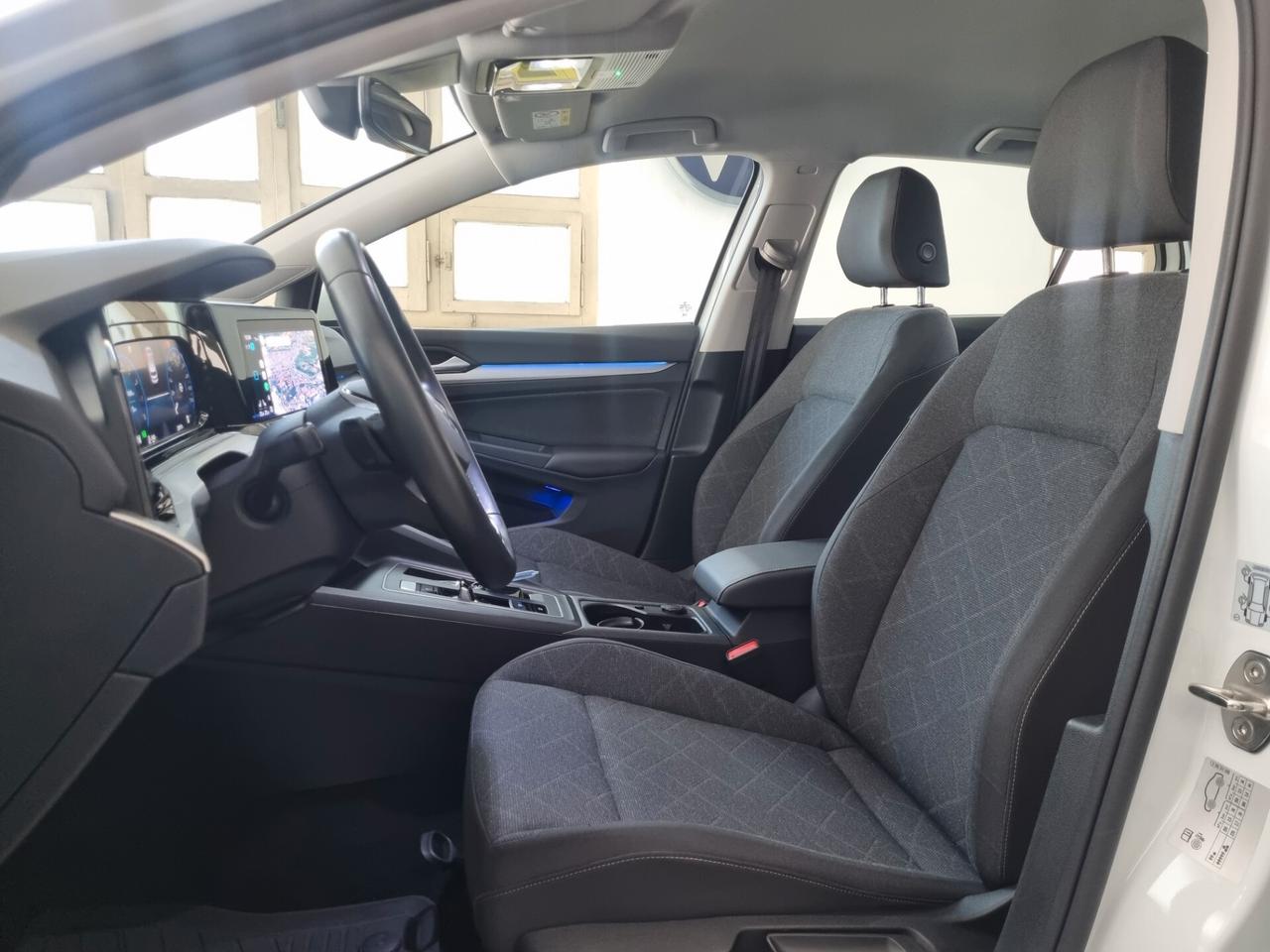 Volkswagen Golf 1.5 TGI DSG Life, 37800KM!!