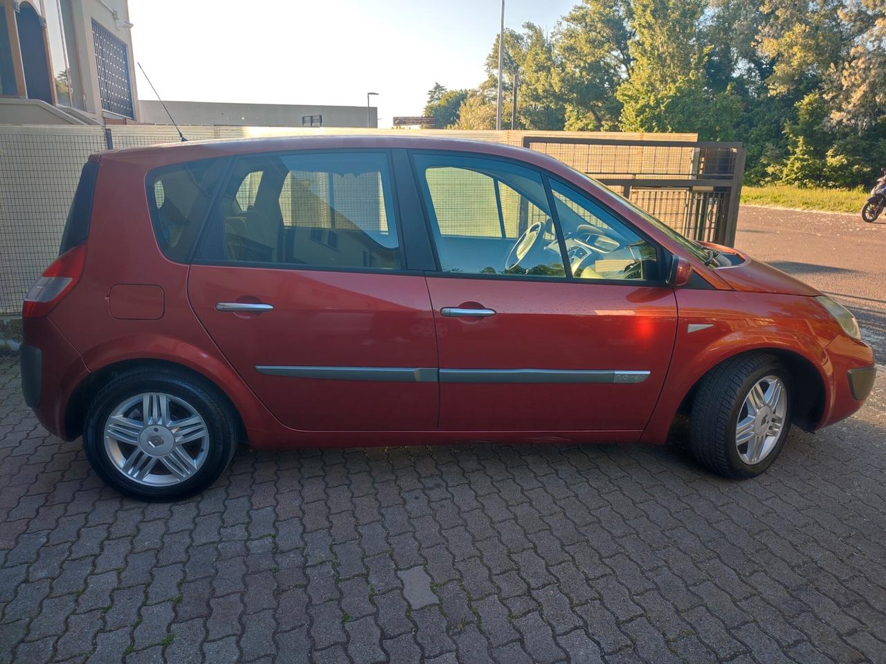 RENAULT SCENIC 1.6BENZINA POCHI KM LEGGERE