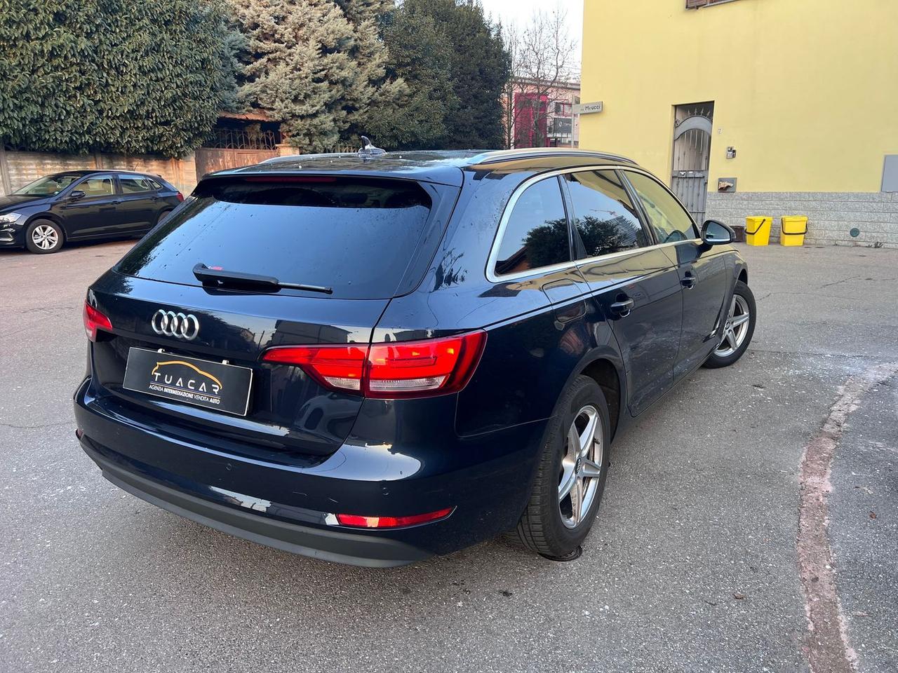 Audi A4 2.0 35 TDI Business Sport #8876