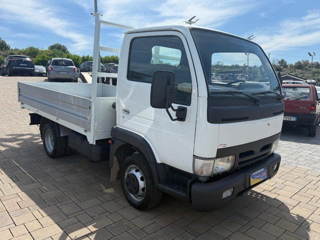 Nissan Cabstar 3.0 Td CASSONE FISSO