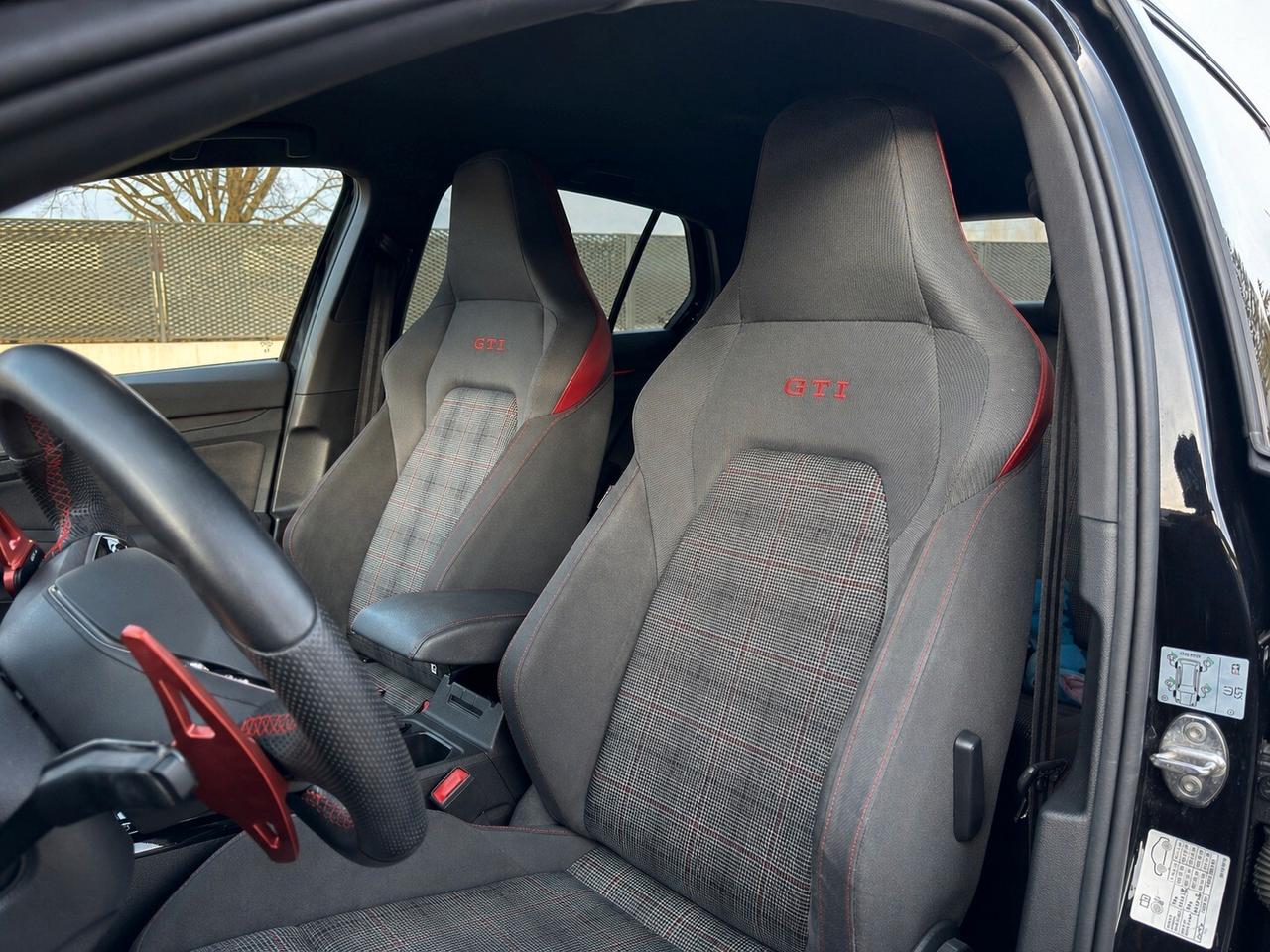 Volkswagen Golf GTI 2.0 TSI DSG