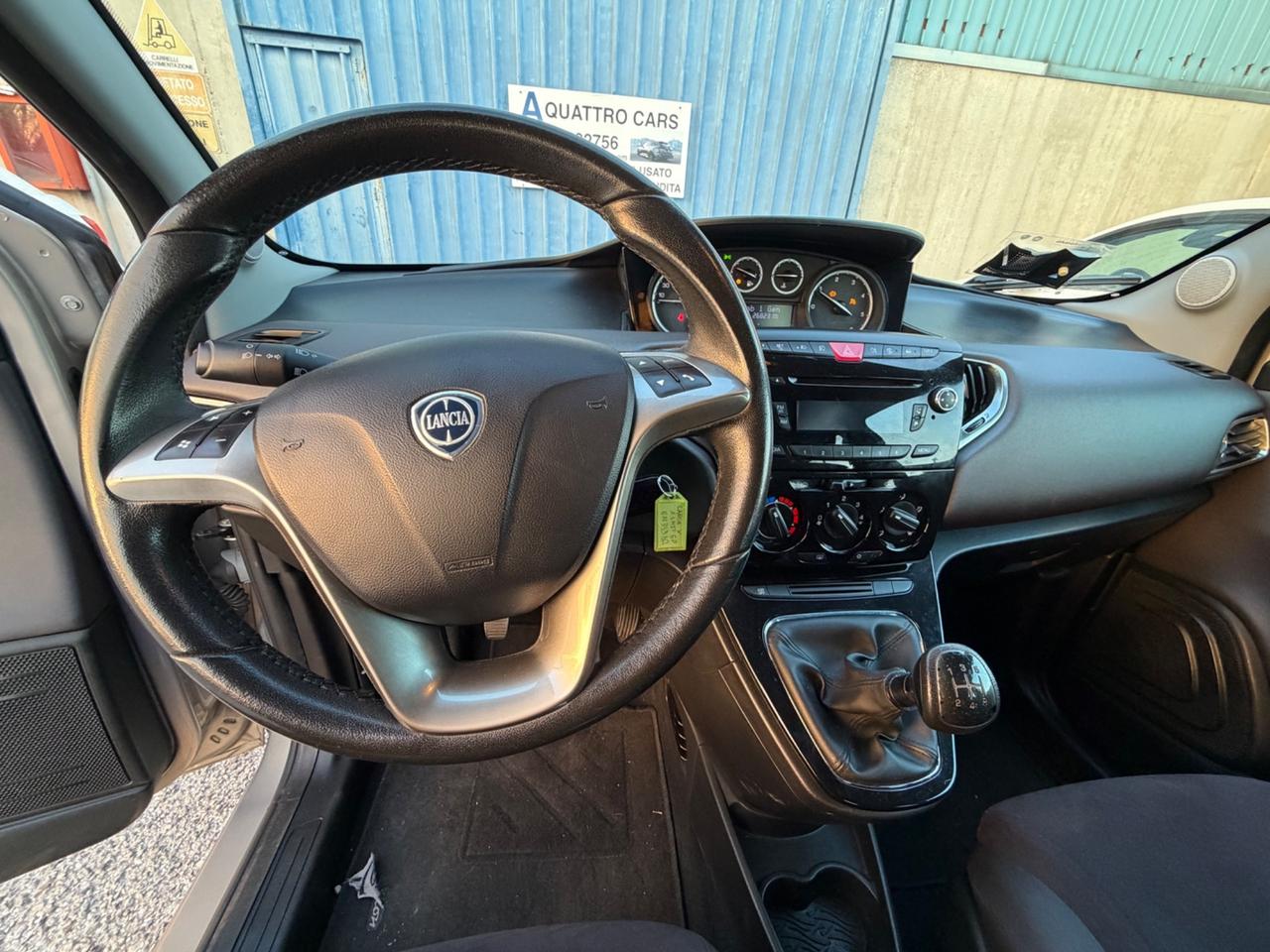 Lancia Ypsilon 1.2 69 CV Unyca