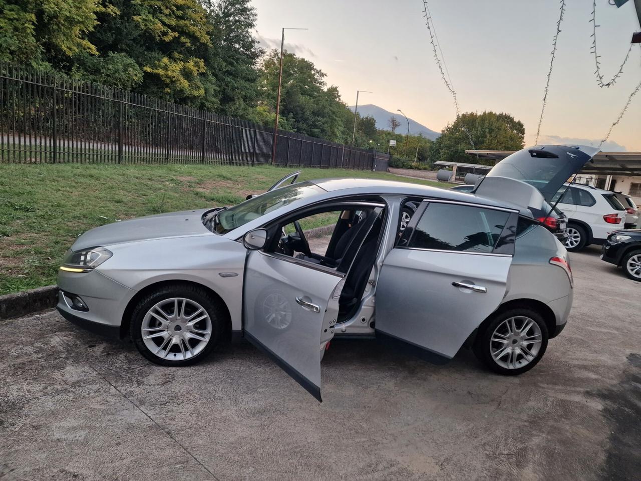 Lancia Delta 1.6 MJT DPF Gold - 2012