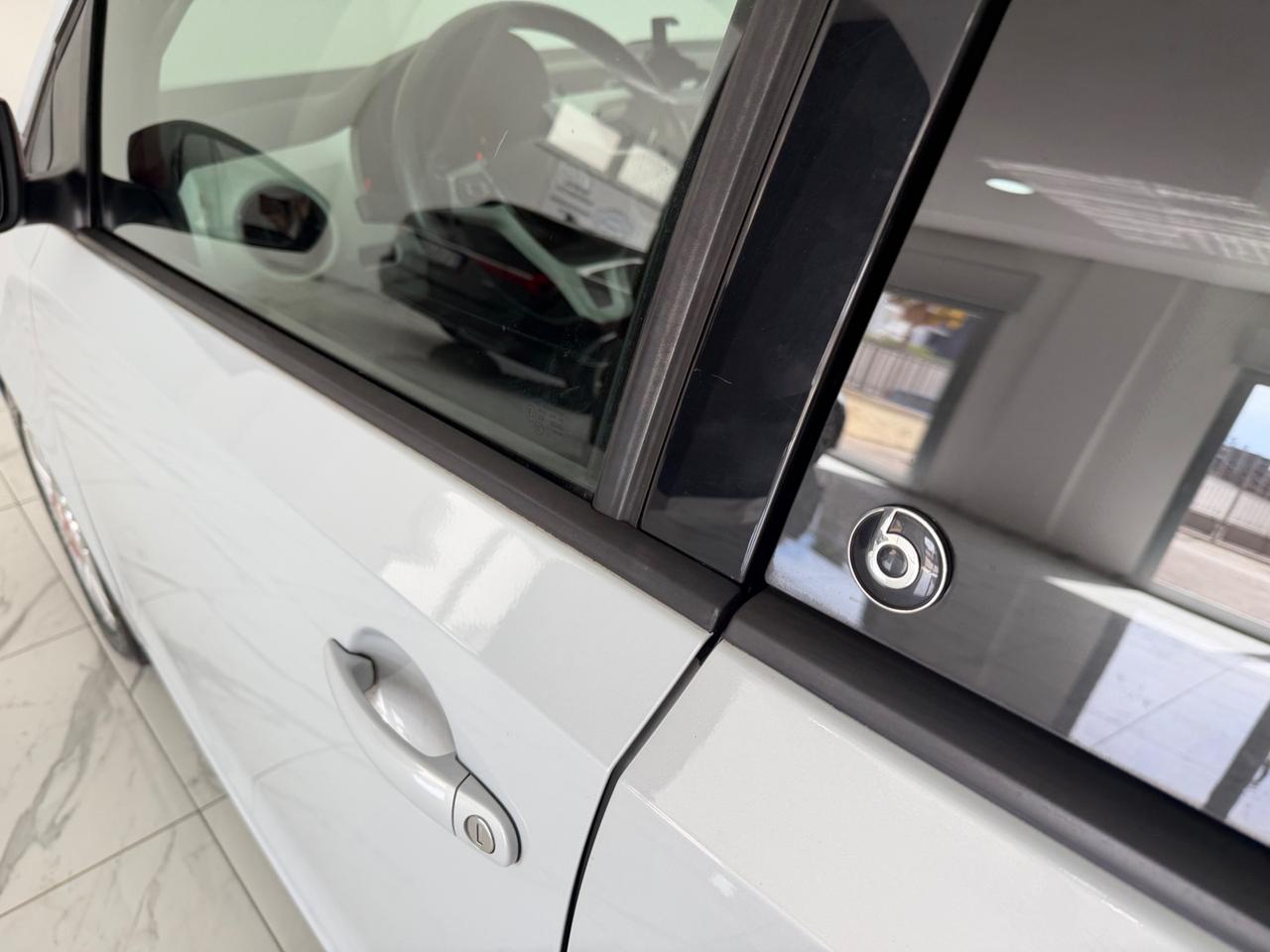VOLKSWAGEN UP 1.0 60 CV SPECIAL BEATS