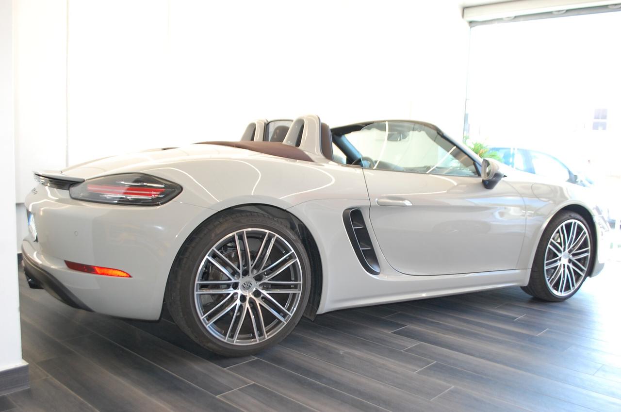 Porsche Boxster 718 2.0 300CV pdk Spyder Pelle Navi Led USB Lega