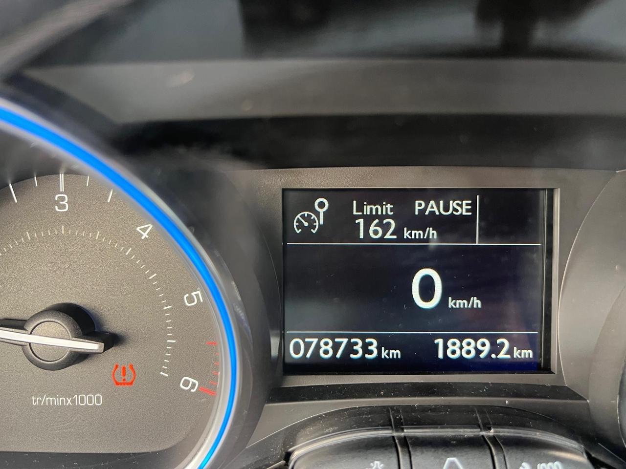 Peugeot 2008-1.5 blue hdi-allure-km 78000-2019