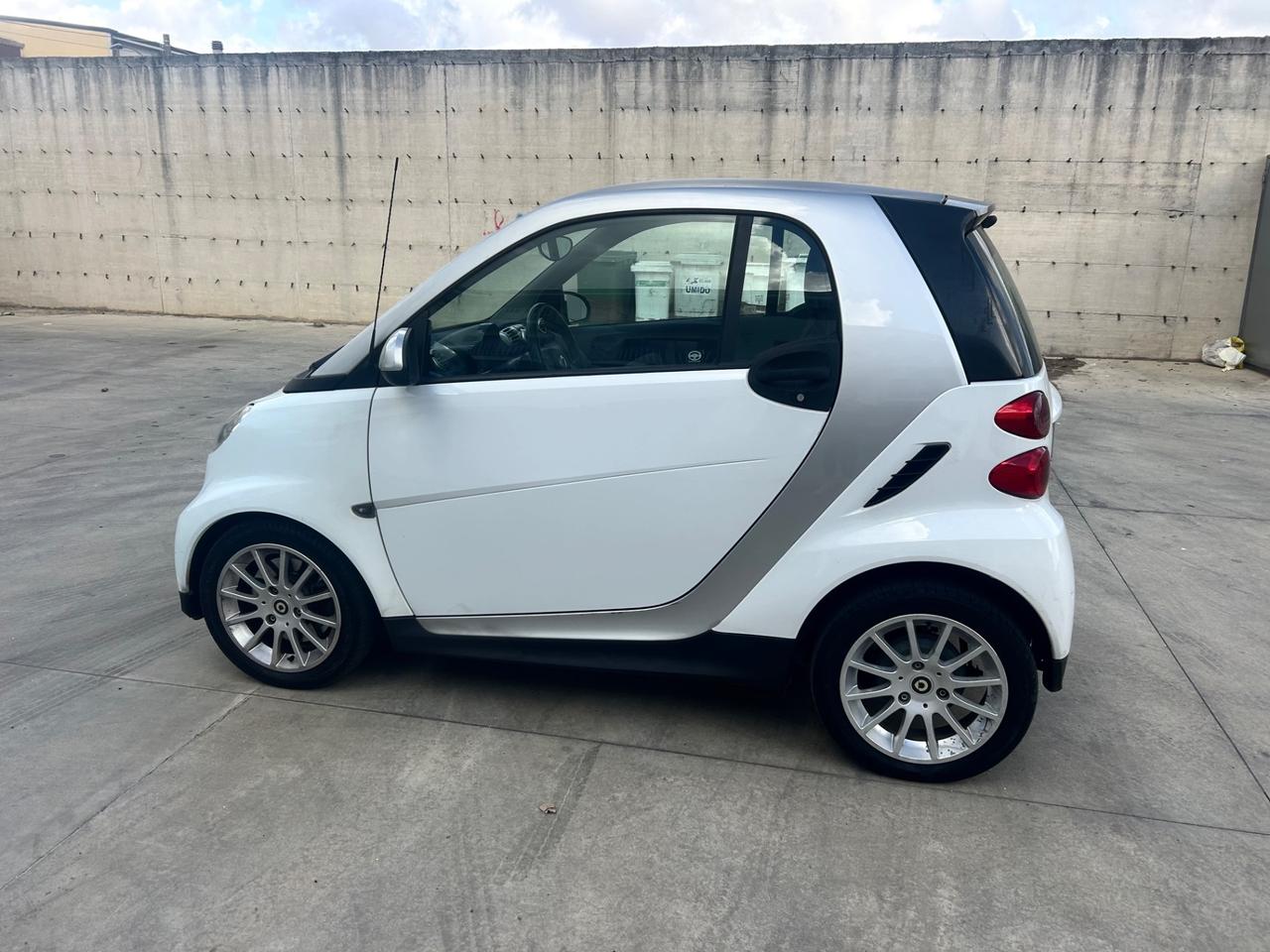 Smart ForTwo 1000 45 kW MHD coupé pure