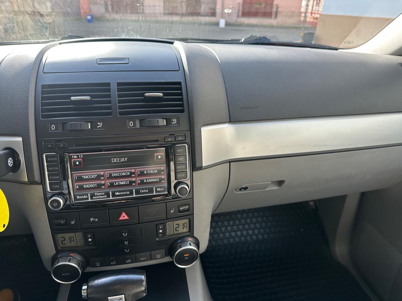 Volkswagen Touareg 3.0/240CV V6 TDI DPF tip. Exclusive