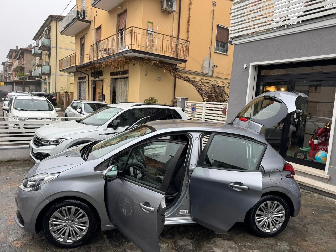 PEUGEOT 208 PureTech 82 5p ALLURE NEOPAT