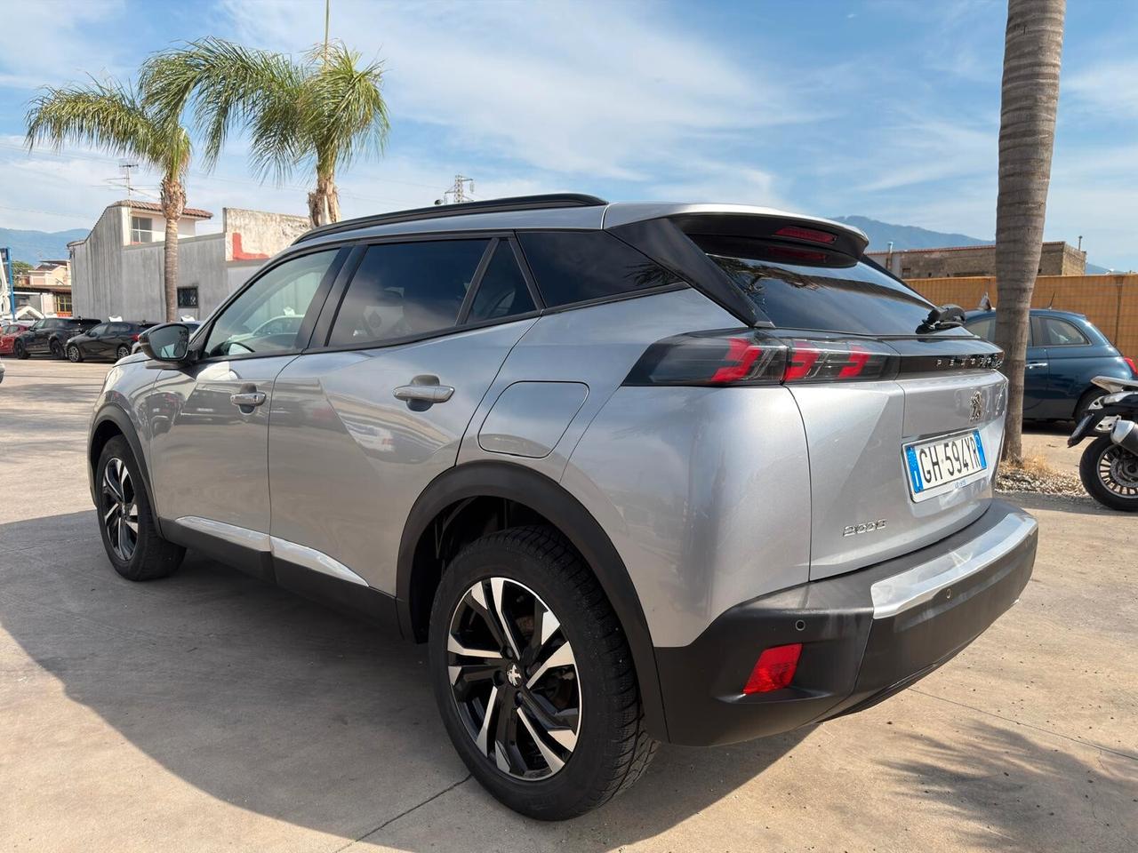 Peugeot 2008 1.5 Hdi 130cv EAT8 Allure 2022 Automatica