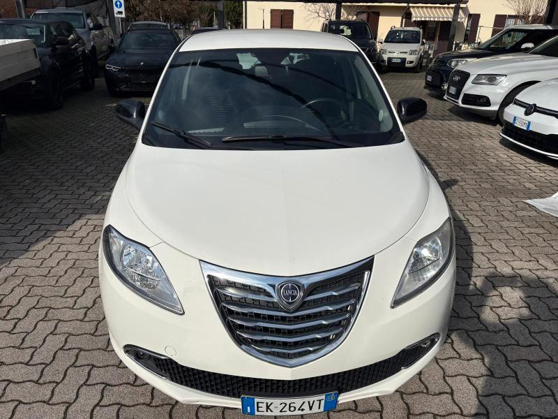 Lancia Ypsilon 5 Porte Ypsilon 1.2 8v Platinum 69cv OK NEOPATENTATO