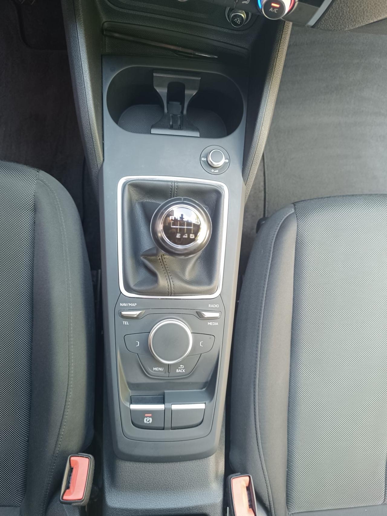 Audi Q2 30 TDI Business