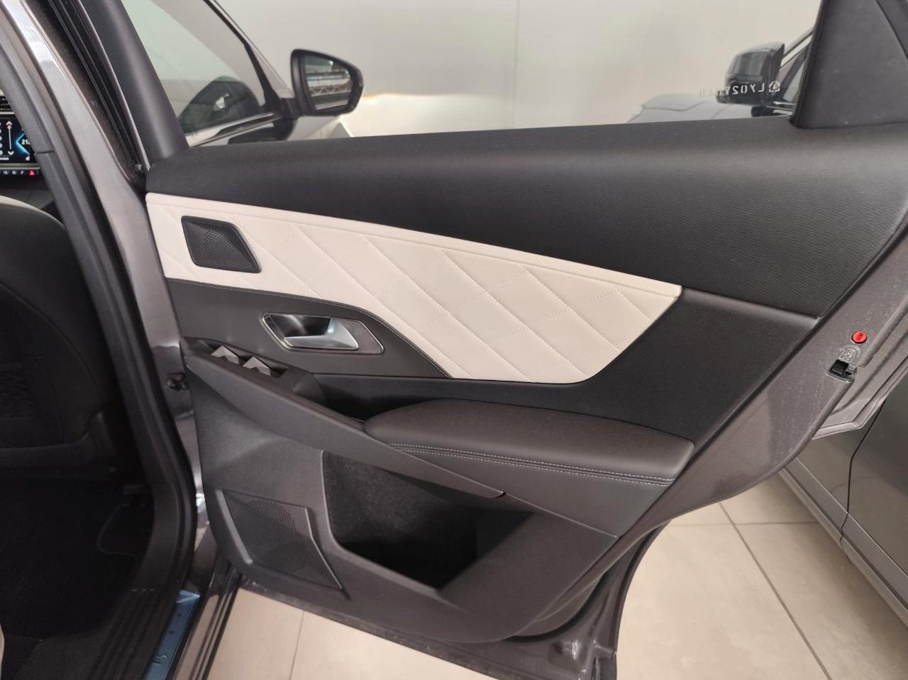 DS Automobiles 7 Ibrida Plug-in