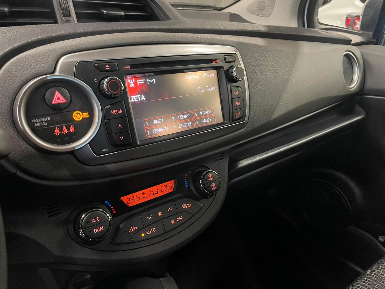 TOYOTA Yaris 3ª serie Yaris 1.0 5 porte Van Ac...