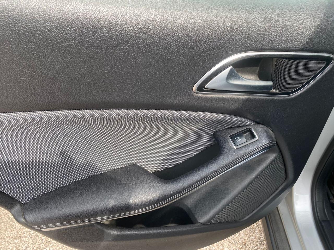 Mercedes-benz GLA 180 d Automatic Business