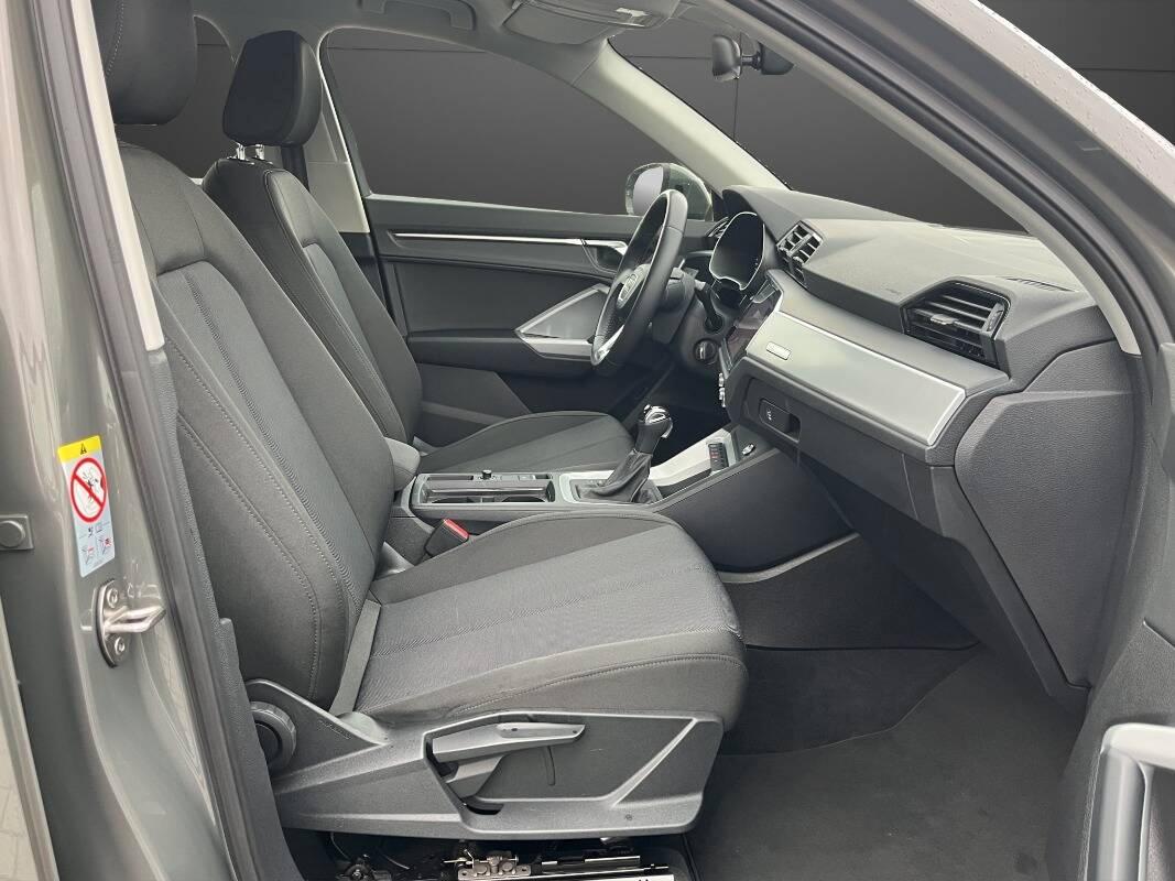 Audi Q3 35 1.5 tfsi mhev Business s-tronic