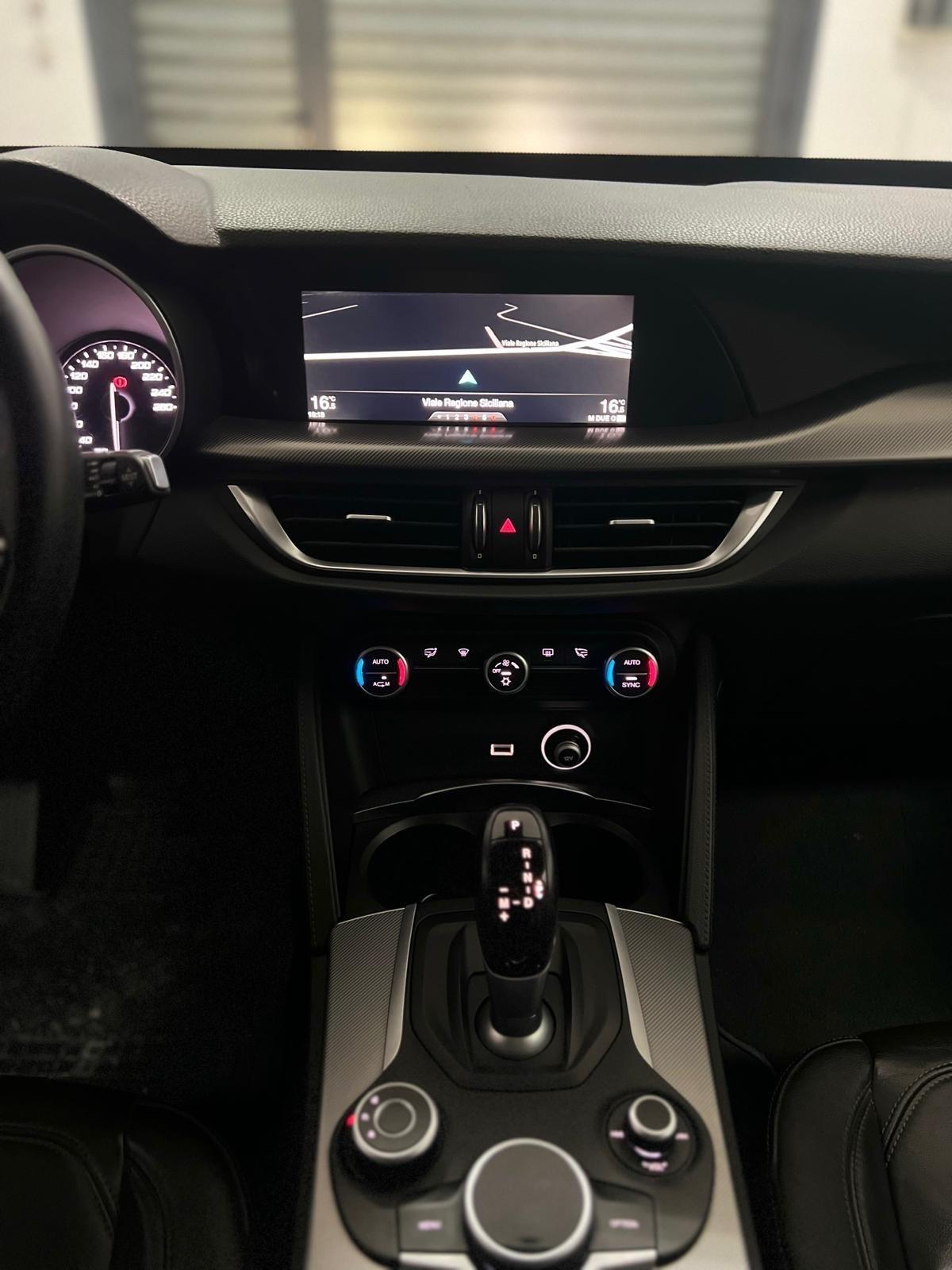 Alfa Romeo Stelvio 2.2 Turbodiesel 210 CV AT8 Q4 Executive