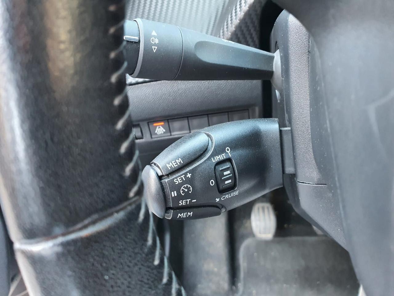 Peugeot 208 1.2 100cv/LED/NAVI/RETROCAMERA/ETC