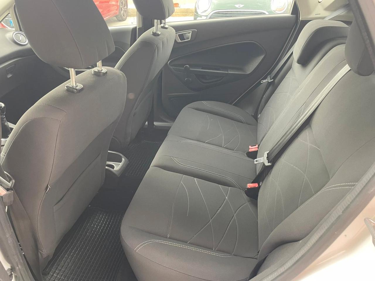 Ford Fiesta 1.2 5 porte Black & White Edition neopatentati
