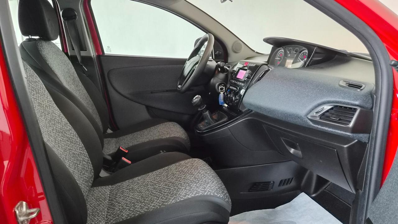 Ypsilon 1.2 69 CV 5 porte Elefantino Blu (NEOPATENTATI)