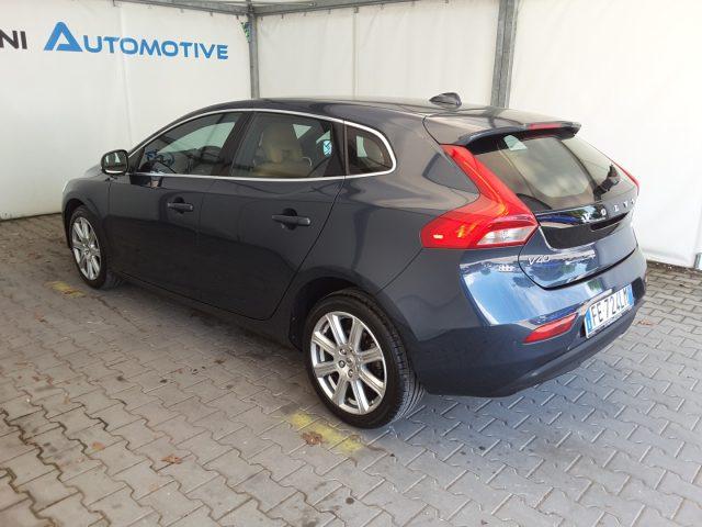 VOLVO V40 D2 Geartronic Inscription *FULL OPTIONAL*