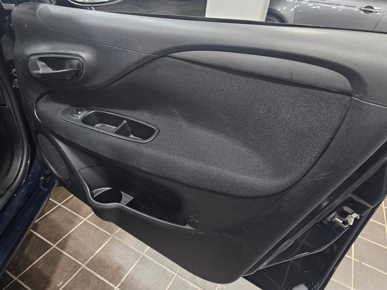 NUOVA FIAT PUNTO STREET LOUNGE 1.2 BENZ 70CV 5 PORTE