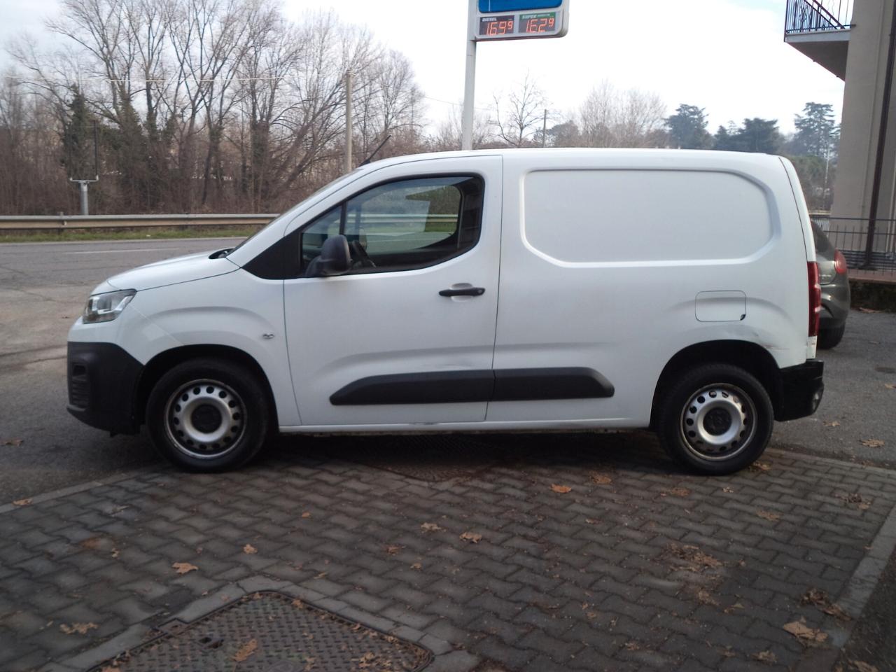 Citroen Berlingo Furgone 1.6 HDI 99CV cv 3 POSTI IN CABINA EURO6 FRIZIONE NUOVA