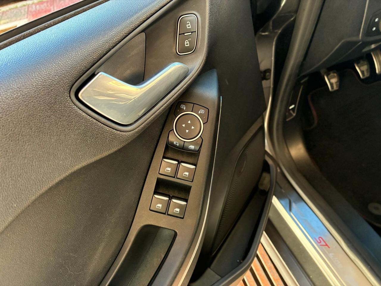 Ford Fiesta 1.0 5p ST-Line perfetta garantita-2020