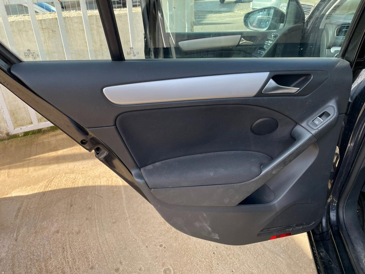 VOLKSWAGEN GOLF 6 1.6TDI HIGHLINE - AFFARI FINE ANNO