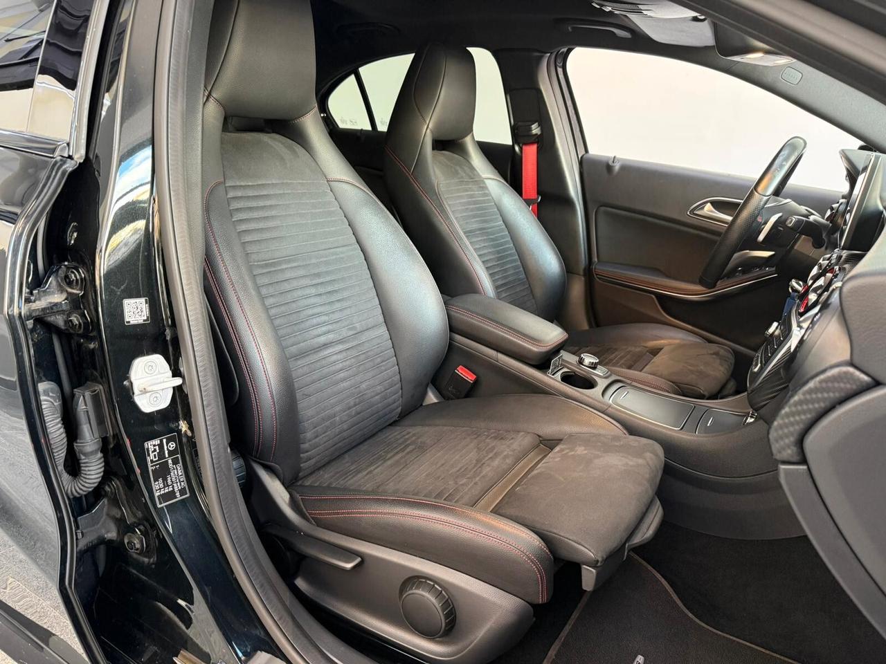 Mercedes-benz A 250 4Matic Automatic Premium