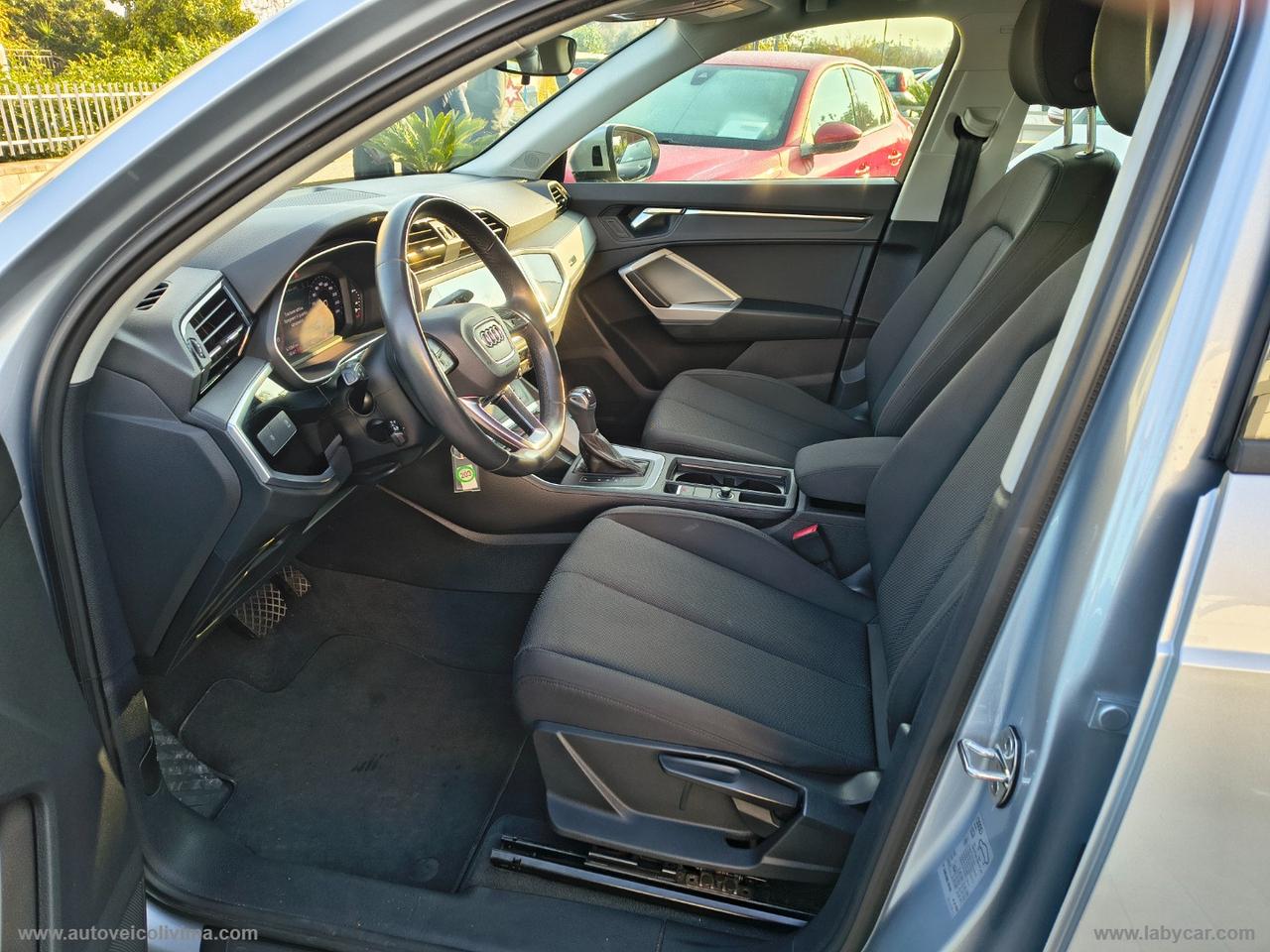 AUDI Q3 35 TDI S tronic Business