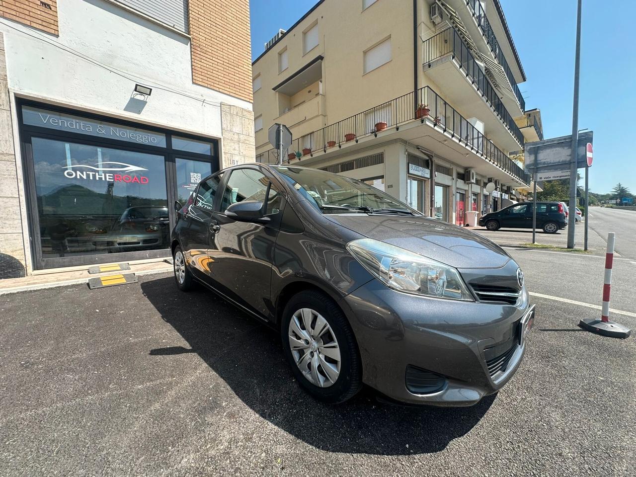 Toyota Yaris 1.0 5 porte Lounge