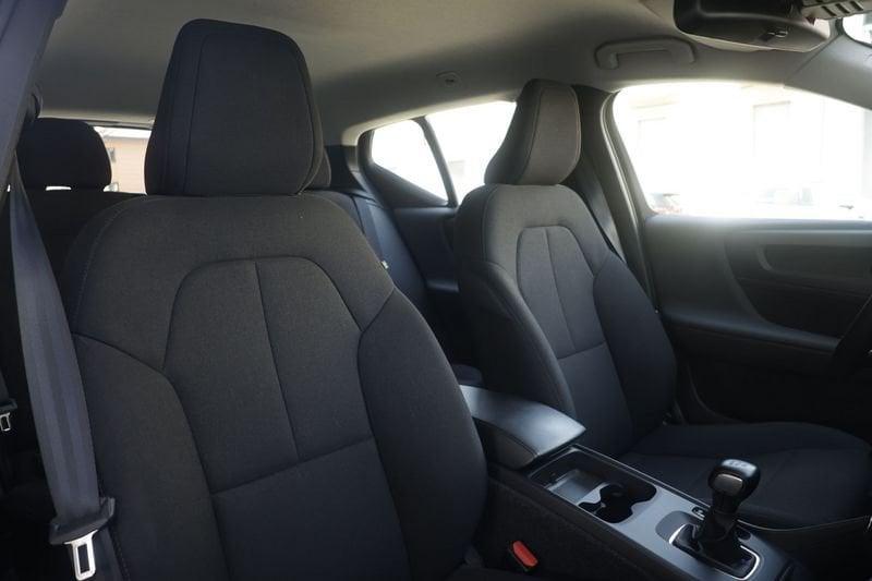 Volvo XC40 Volvo XC40 T2 Momentum Essential 95KW ANNO 2022