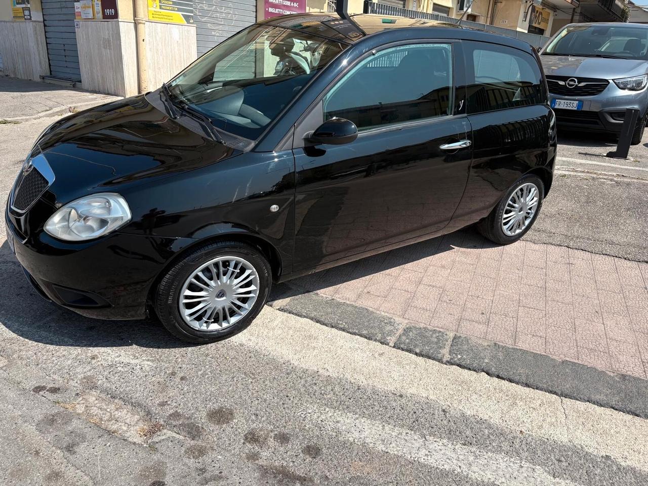 Lancia Ypsilon 1.2 Argento