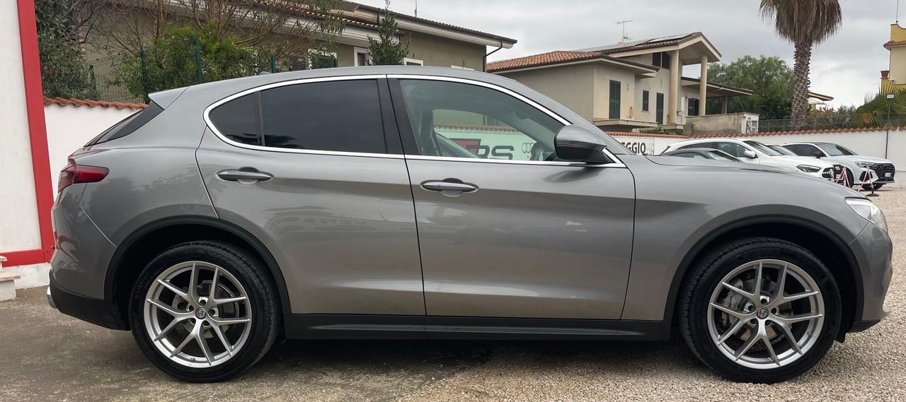 Alfa Romeo Stelvio Executive AT8 Q4 2.2 TurboDiesel 210cv